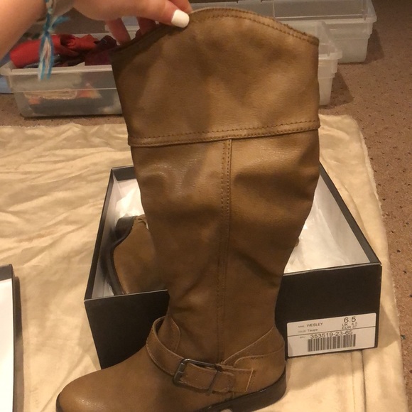 BNIB - Picture 2 of 3